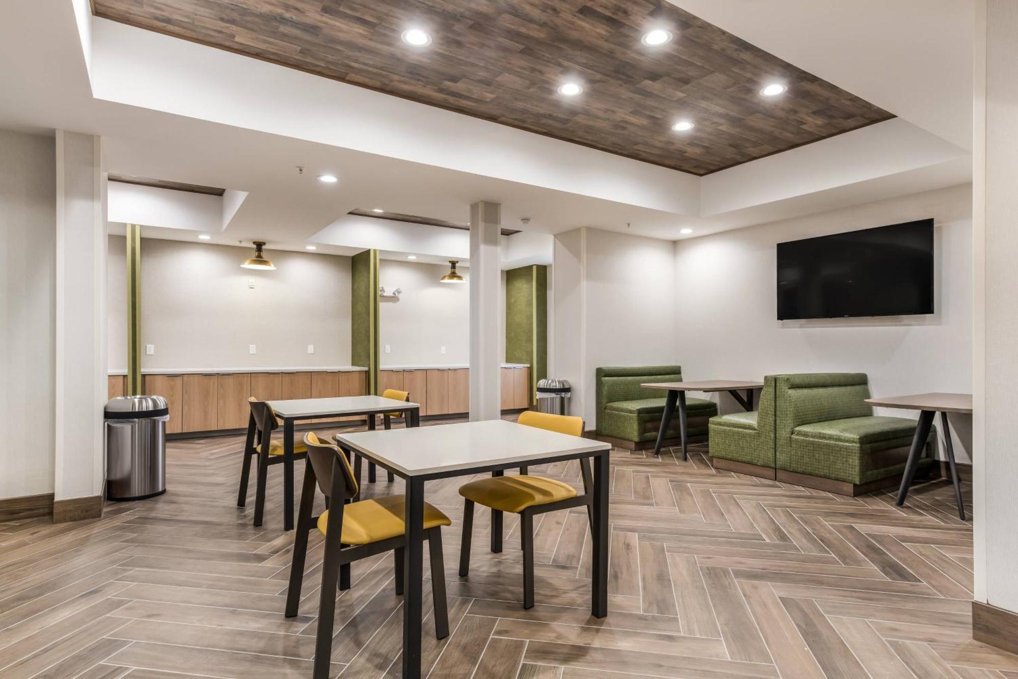 Fairfield By Marriott Inn & Suites Greensboro Coliseum Area Exterior photo