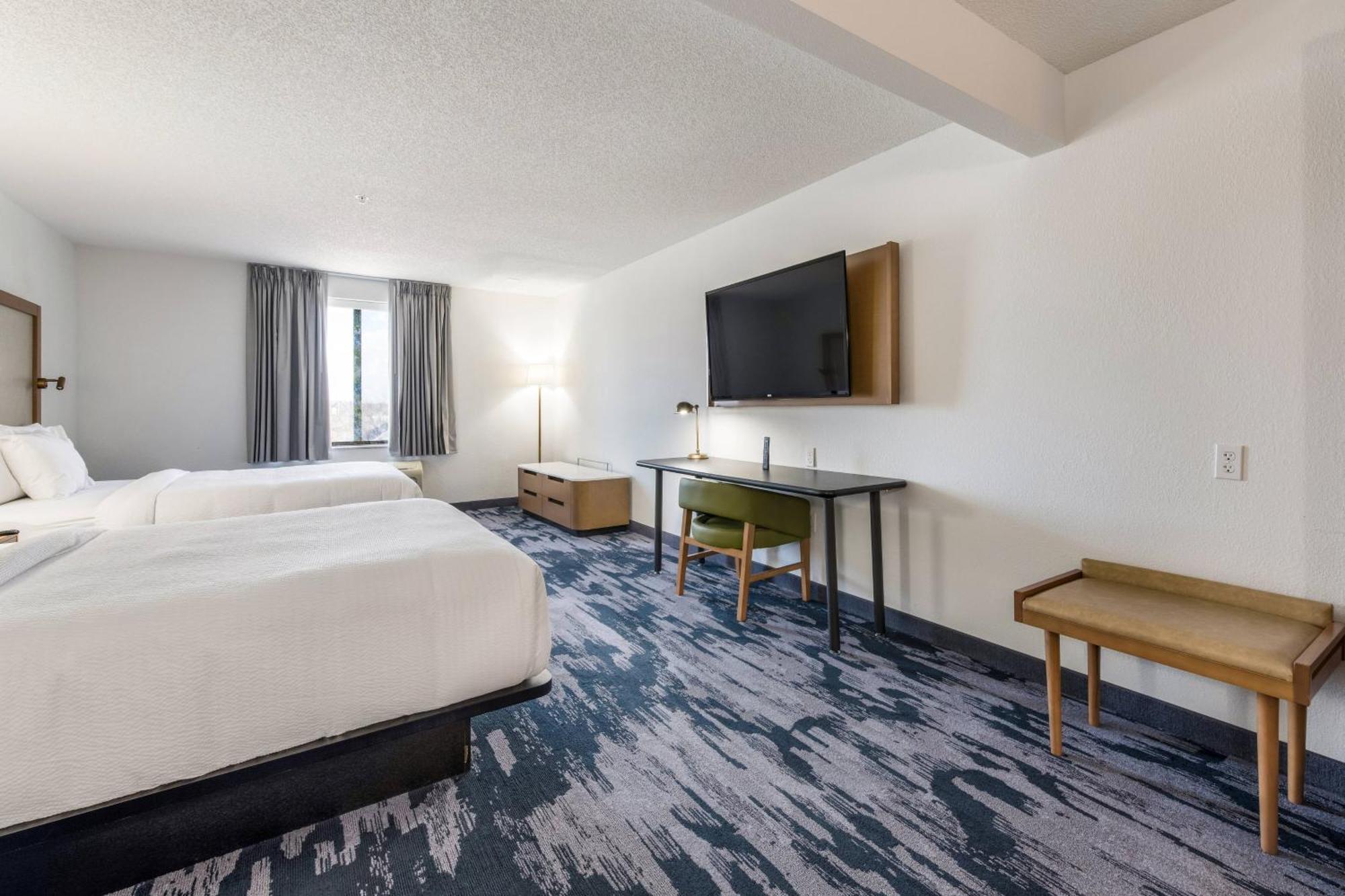 Fairfield By Marriott Inn & Suites Greensboro Coliseum Area Exterior photo