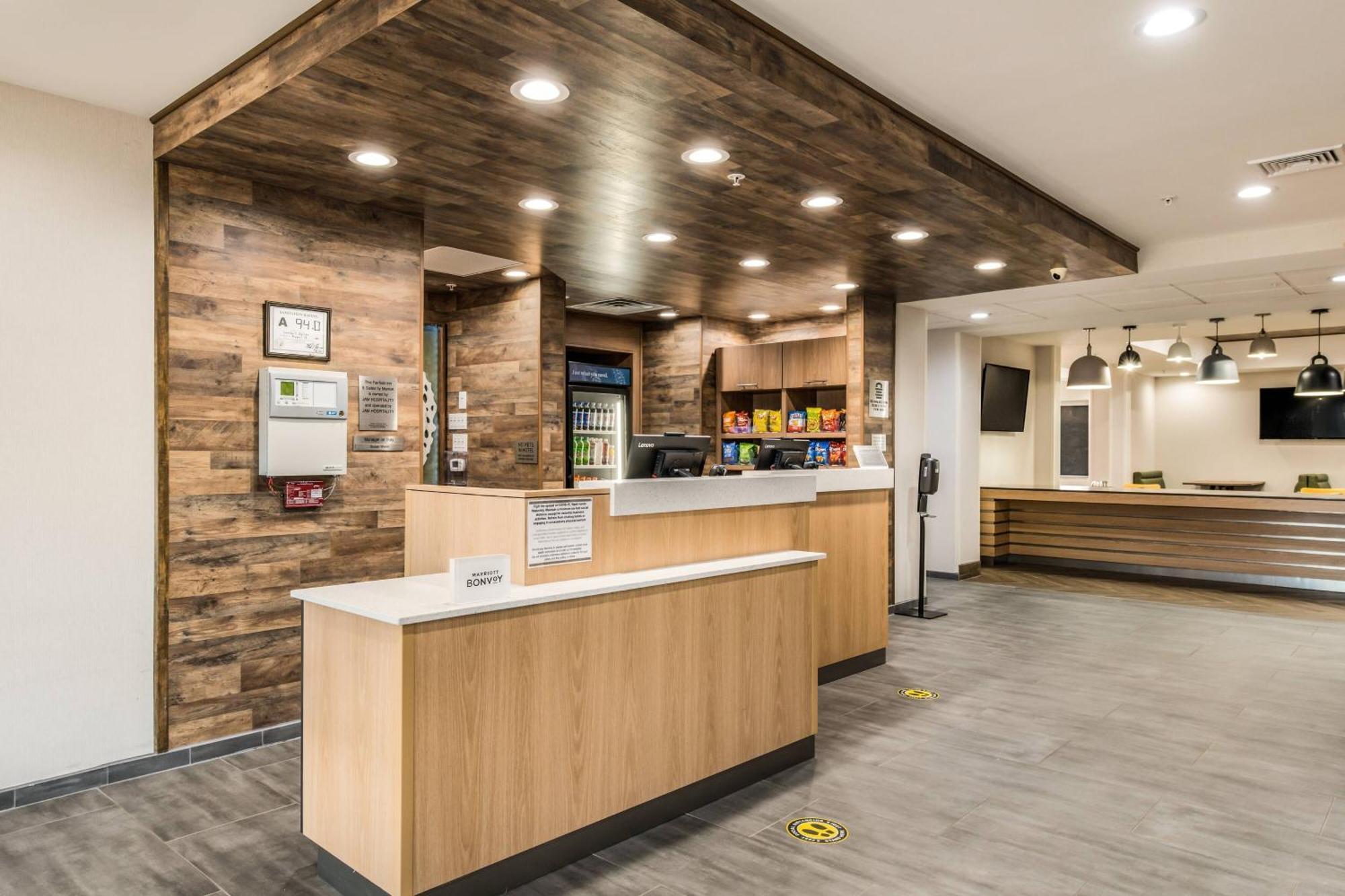 Fairfield By Marriott Inn & Suites Greensboro Coliseum Area Exterior photo