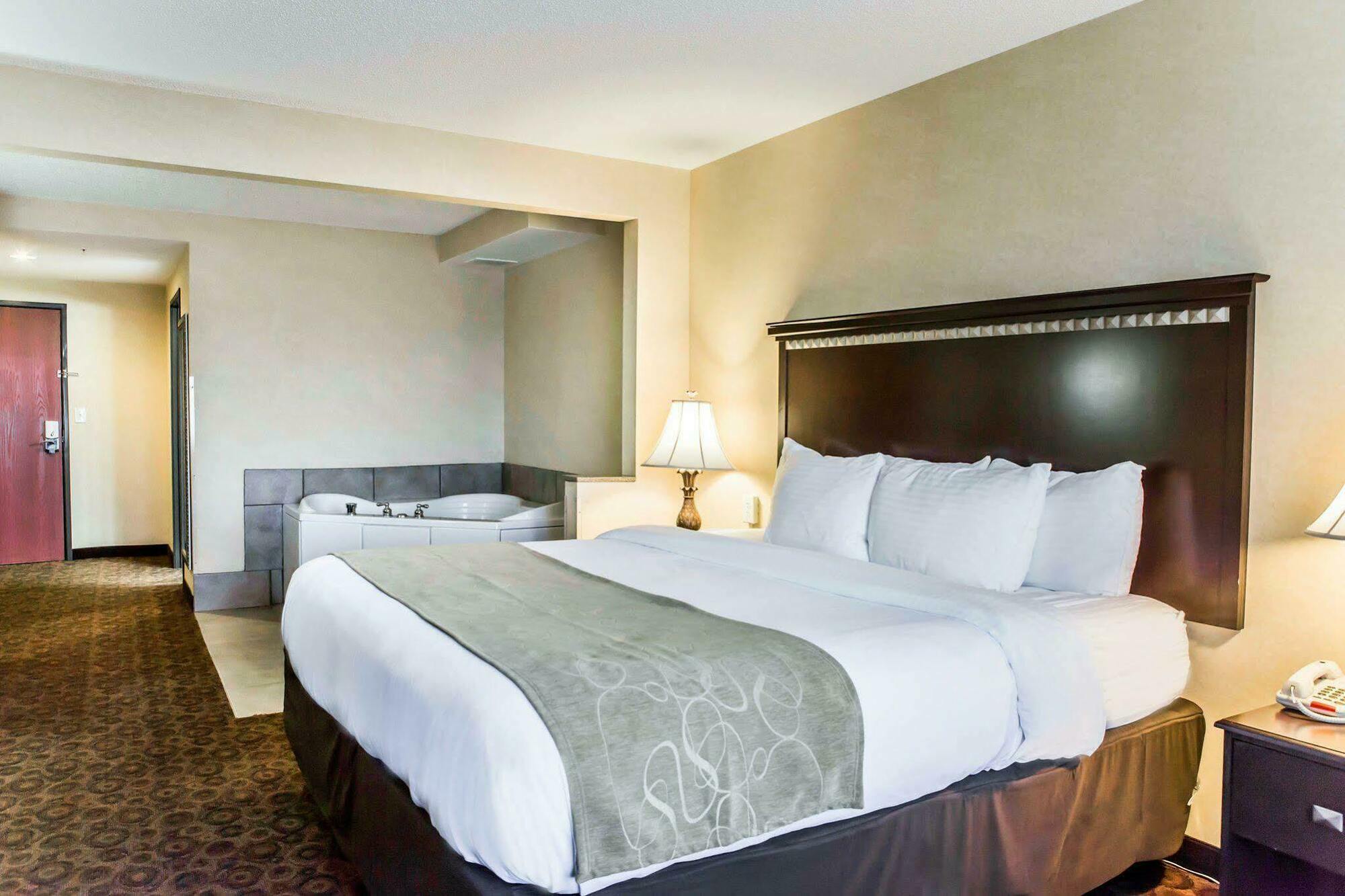 Fairfield By Marriott Inn & Suites Greensboro Coliseum Area Exterior photo